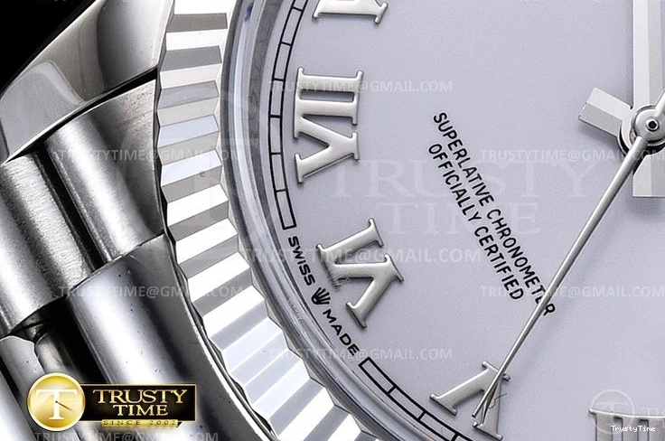 1019 RDD0224F – DayDate 36mm Vibrant 705